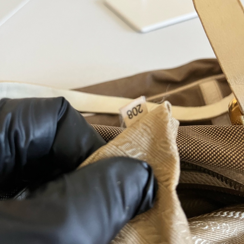 Prada shoulder bag - Picture 4 of 15